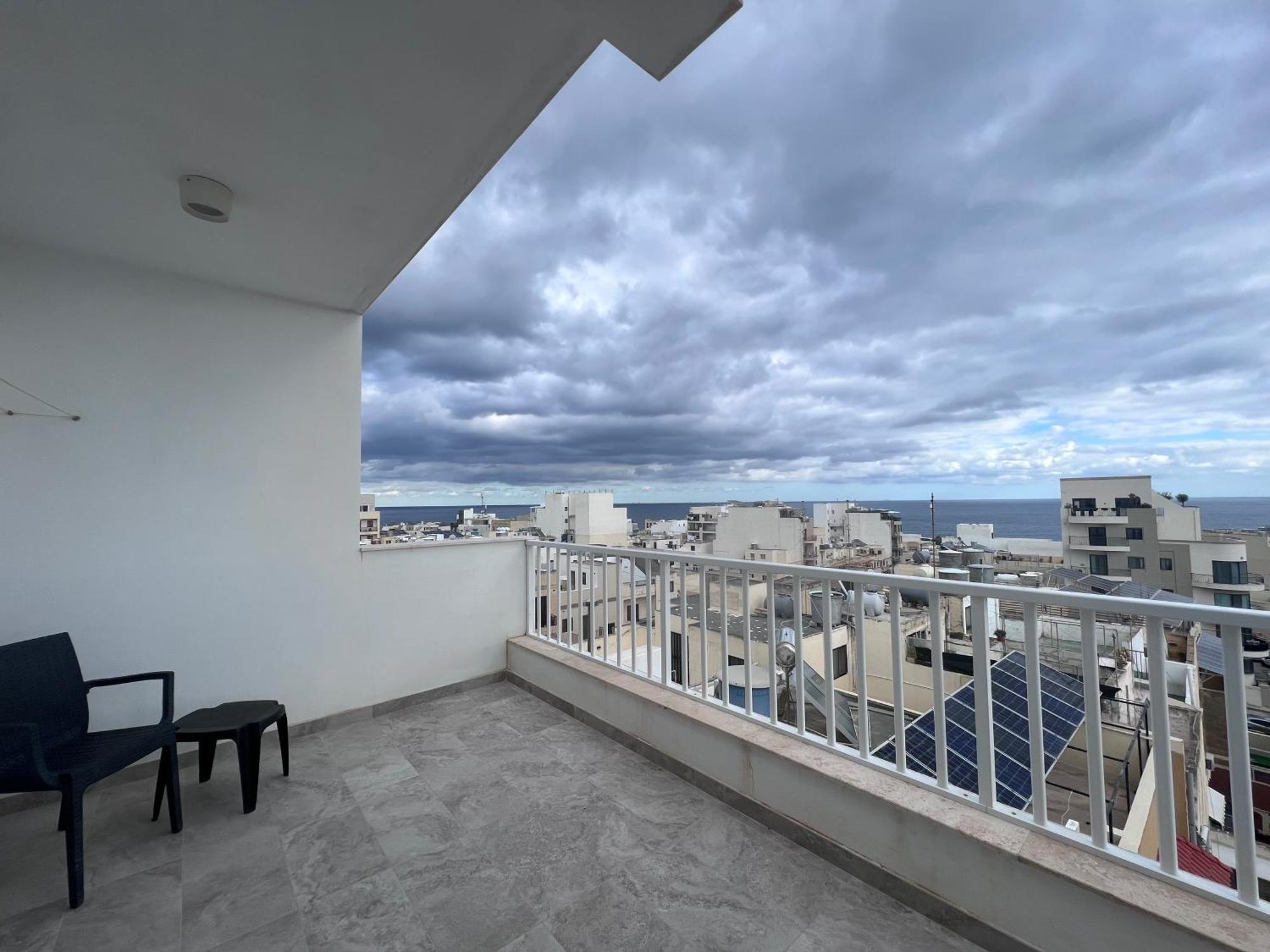 Sea Breeze Duplex Deluxe Penthouse * Marsaskala